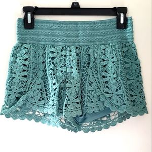 Rewind seafoam green crochet airy elastic waist shorts size Small